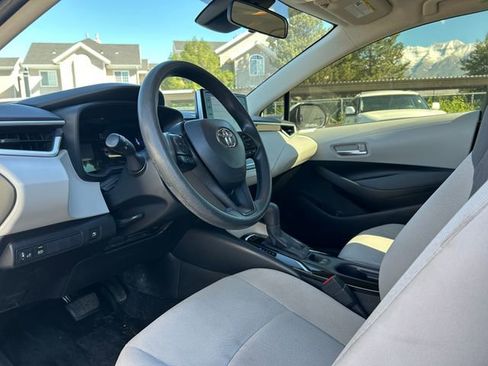 Used 2021 Toyota Corolla LE FWD image 23