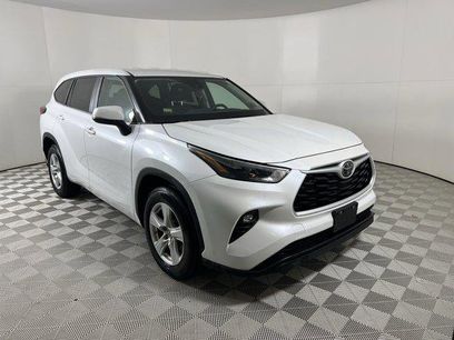 Certified 2023 Toyota Highlander LE