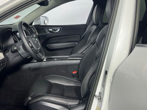 Used 2022 Volvo XC60 B5 Inscription w/ Advanced Package image 20