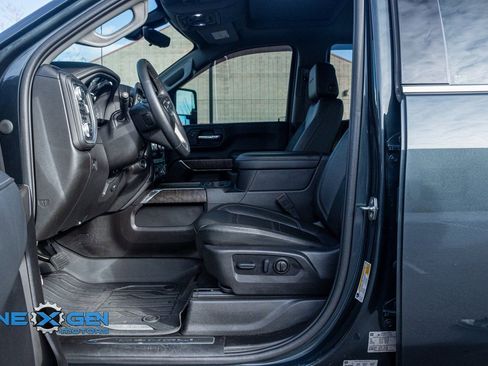 Used 2023 GMC Sierra 2500 Denali w/ Denali Ultimate Package image 11