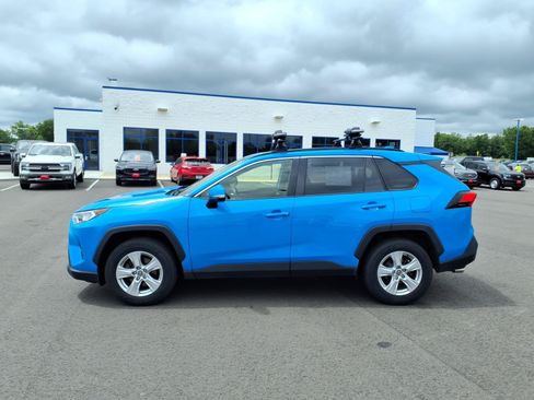 Used 2019 Toyota RAV4 XLE w/ Convenience Package AWD/4WD image 2