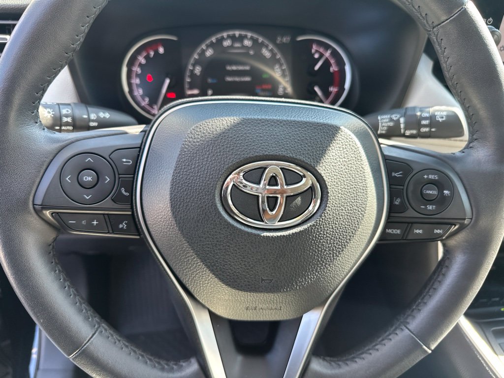 Used 2025 Toyota RAV4 XLE Premium w/ Weather Package AWD/4WD image 18
