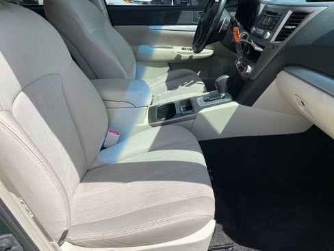 Used 2013 Subaru Outback 2.5i Premium AWD/4WD image 25