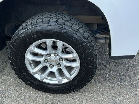 Used 2024 Chevrolet Silverado 1500 LT image 6