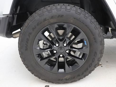 Used 2023 Jeep Wrangler Unlimited Sahara w/ Cold Weather Group image 10