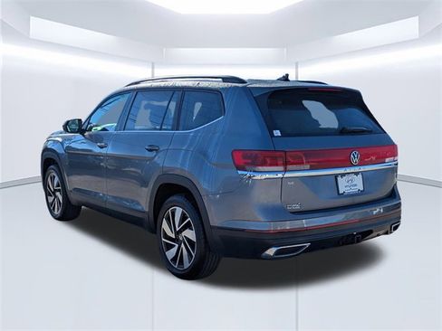 Used 2024 Volkswagen Atlas SE image 6