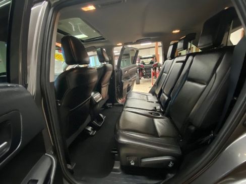 Used 2019 Toyota Highlander Limited FWD image 20