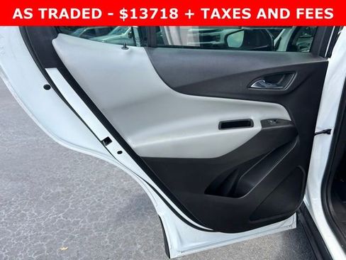 Used 2018 Chevrolet Equinox LS FWD image 13