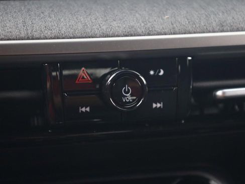 New 2026 Nissan Kicks SV image 13