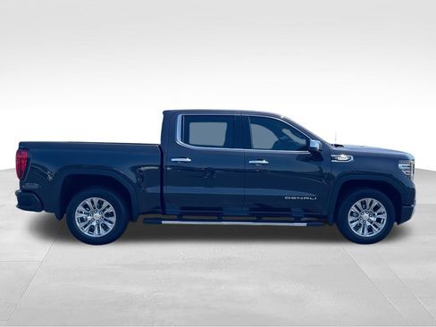 Used 2024 GMC Sierra 1500 Denali w/ Technology Package AWD/4WD image 9