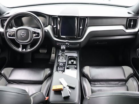Used 2020 Volvo XC60 T5 R-Design w/ Protection Package image 16