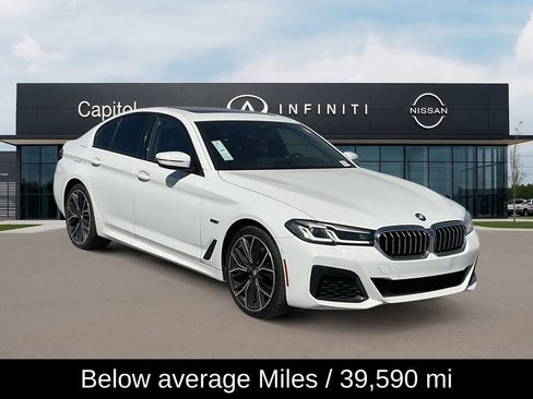 Used 2022 BMW 530e w/ M Sport Package image 3