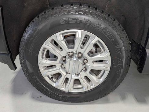 Certified 2021 GMC Sierra 2500 Denali w/ Denali Ultimate Package AWD/4WD image 3