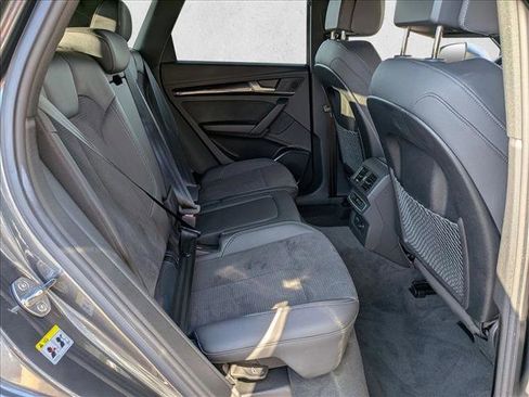 Used 2022 Audi SQ5 Premium image 22