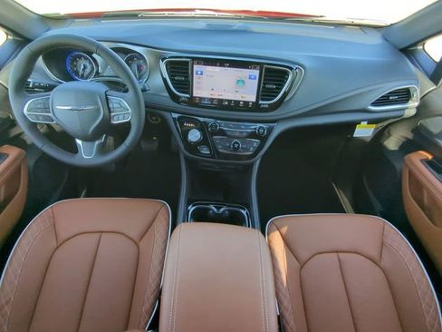 New 2026 Chrysler Pacifica Pinnacle w/ Trailer Tow Group AWD/4WD image 21