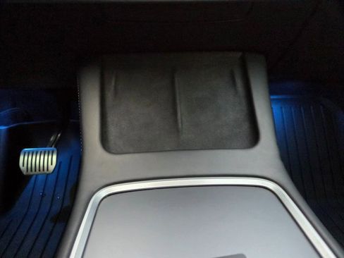 Used 2021 Tesla Model Y Long Range image 25