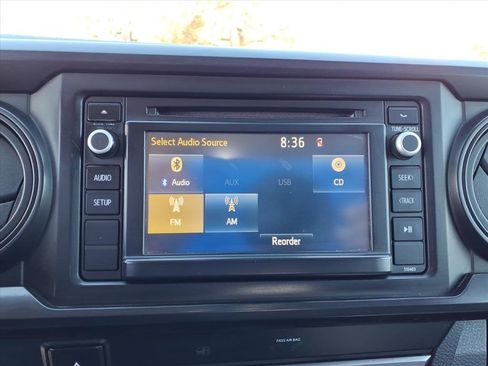 Used 2019 Toyota Tacoma SR image 17