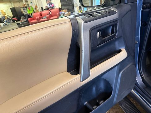 Used 2013 Toyota 4Runner Limited AWD/4WD image 36