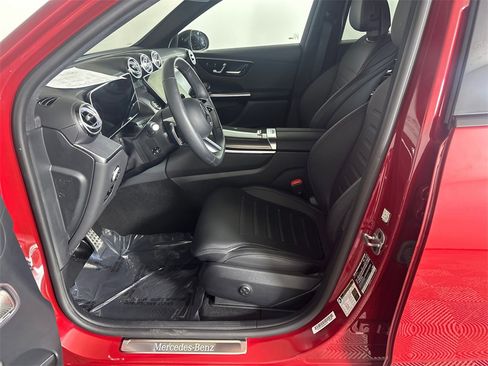 Certified 2025 Mercedes-Benz GLC 300 4MATIC image 9