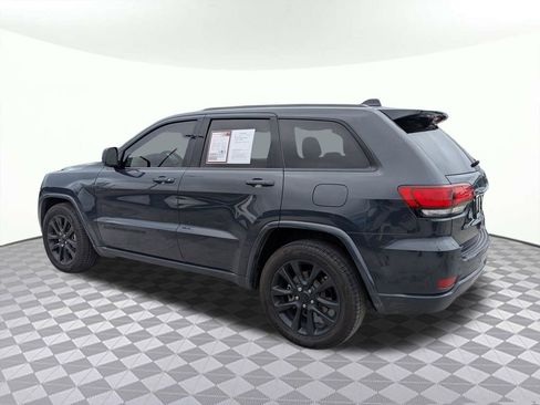 Used 2018 Jeep Grand Cherokee Altitude image 5