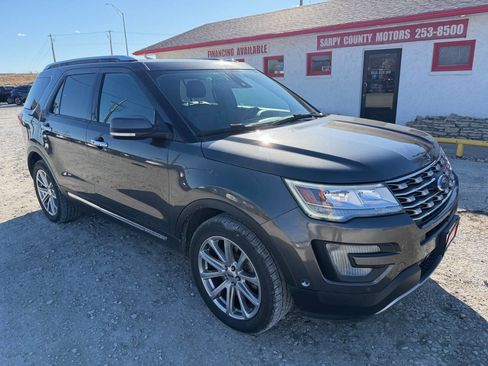 Used 2017 Ford Explorer Limited w/ Equipment Group 303A image 1