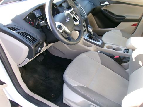 Used 2014 Ford Focus SE w/ Interior Protection Package FWD image 11