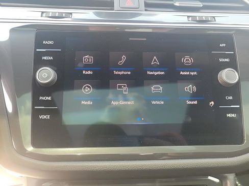 New 2024 Volkswagen Tiguan SE R-Line image 13