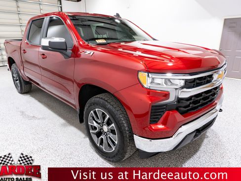 Used 2024 Chevrolet Silverado 1500 LT AWD/4WD image 6