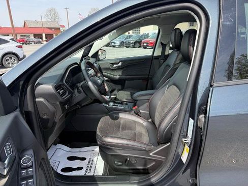 Certified 2022 Ford Escape SEL w/ SEL Stealth AWD Package image 11