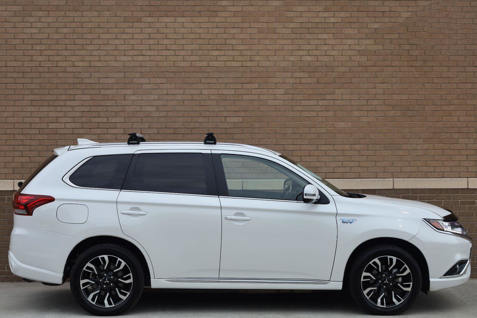 Used 2018 Mitsubishi Outlander GT AWD/4WD image 3