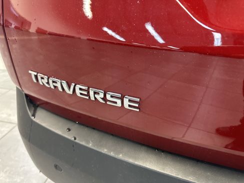 Used 2021 Chevrolet Traverse LT FWD image 6
