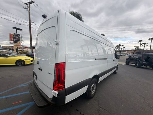 Used 2023 Mercedes-Benz Sprinter 2500 image 7