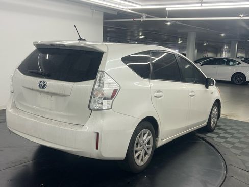 Used 2013 Toyota Prius V Three image 3