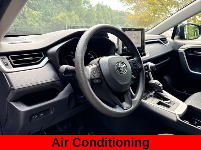 Used 2025 Toyota RAV4 XLE FWD image 18
