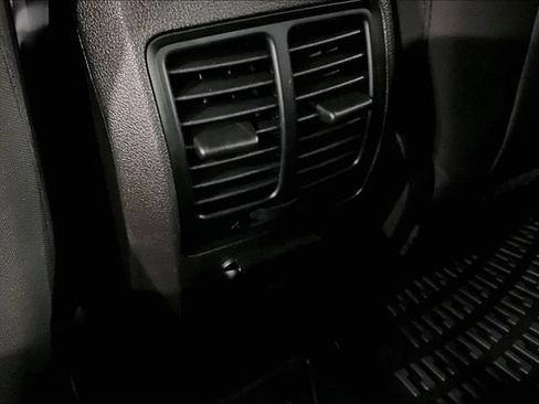 Used 2015 Ford C-MAX SE w/ Equipment Group 203A FWD image 26