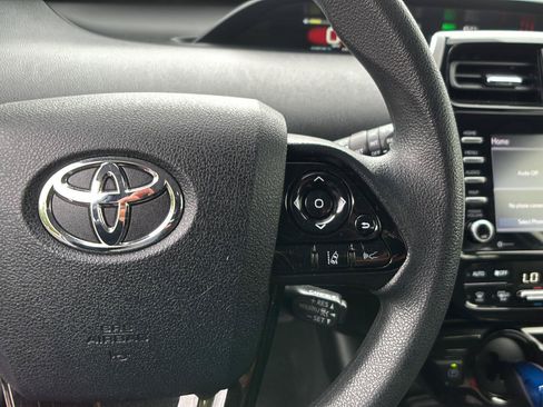 Used 2022 Toyota Prius LE FWD image 29