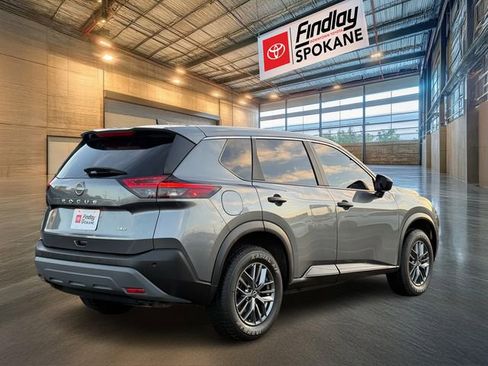 Used 2023 Nissan Rogue S image 5