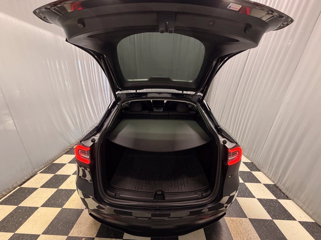 Used 2024 Tesla Model Y Long Range AWD/4WD image 7