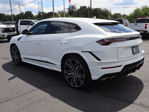 Used 2024 Lamborghini Urus S AWD/4WD image 3