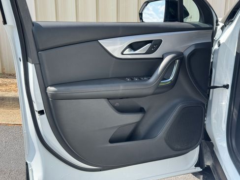 Used 2023 Chevrolet Blazer LT FWD image 38