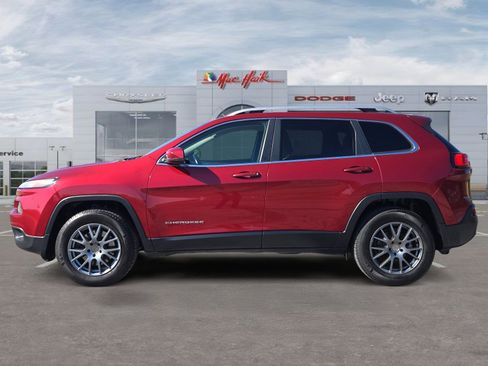 Used 2016 Jeep Cherokee Limited FWD image 2