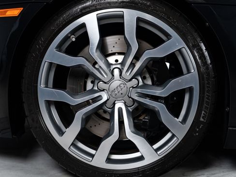 Used 2012 Audi R8 V10 AWD/4WD image 5