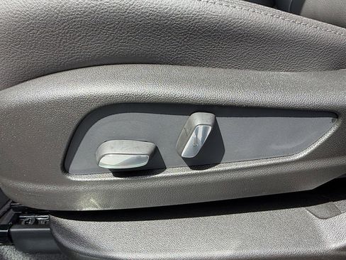 New 2026 Cadillac XT5 Luxury image 16