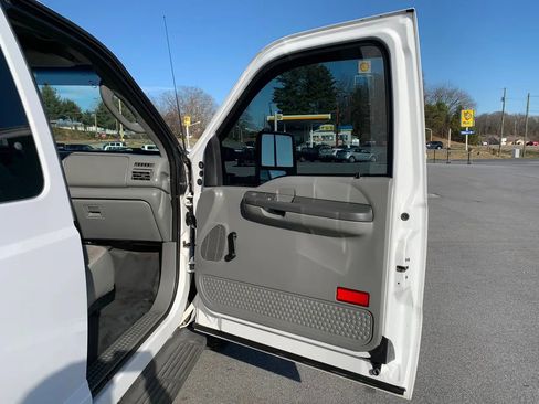 Used 2003 Ford F350 162  W.B. 4D image 24