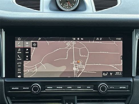 Used 2020 Porsche Macan S image 12