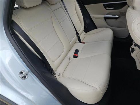 Used 2026 Mercedes-Benz GLC 300 image 19