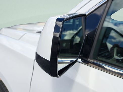 Used 2019 GMC Yukon Denali w/ Denali Ultimate Package image 11