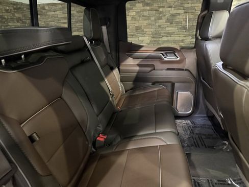 Used 2025 GMC Sierra 1500 Denali w/ Denali Reserve Package image 4