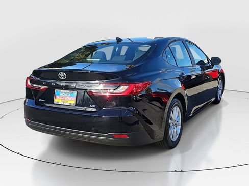Used 2025 Toyota Camry LE FWD image 6