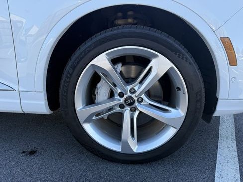 Used 2019 Audi Q7 3.0T Prestige w/ Prestige Package image 11